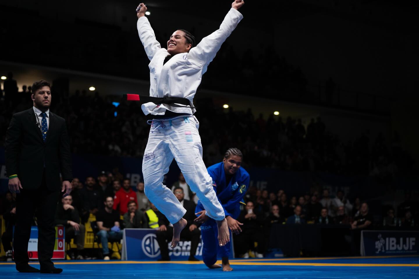 Sarah Galvao conquista ouro e prata em estreia histórica no Europeu