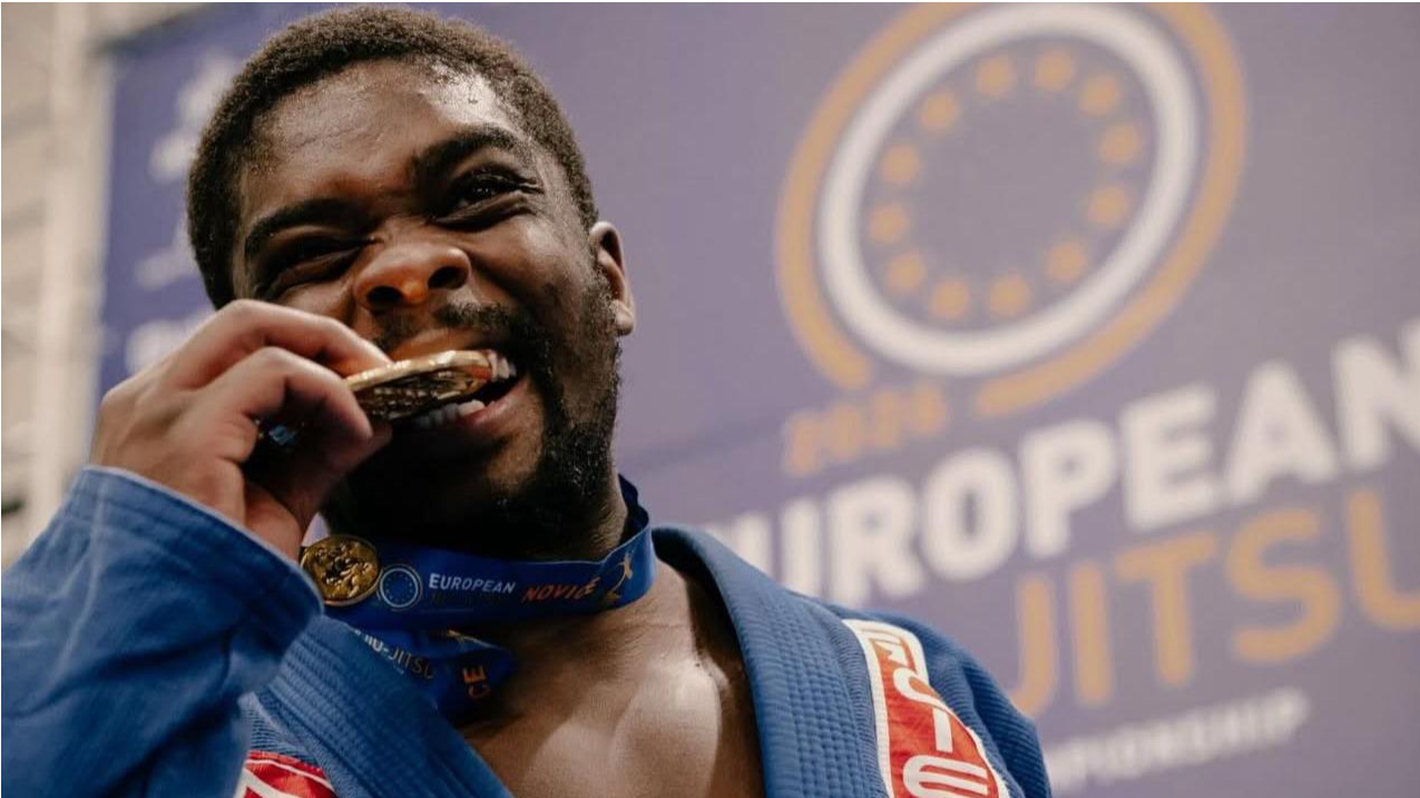De iniciante a campeão europeu em 7 meses: a história inspiradora de Enoch Ayo-Ajala