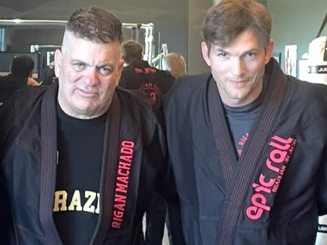 Ashton Kutcher Recebe Faixa-Preta de Jiu-Jitsu de Rigan Machado